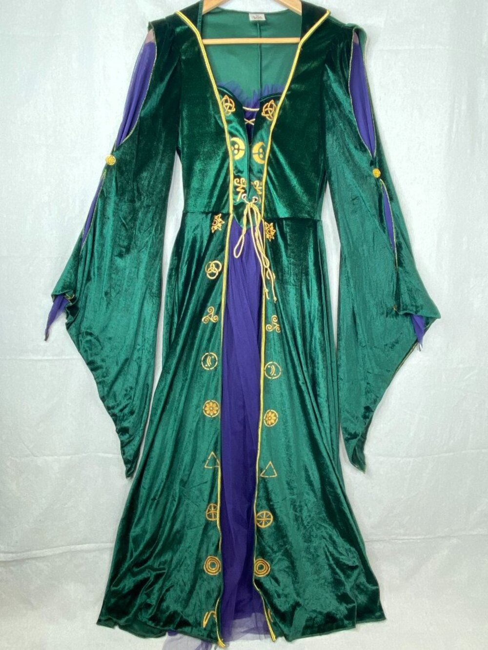 Spirit Disney Hocus Pocus Winifred Sanderson Halloween Witch Costume Medium